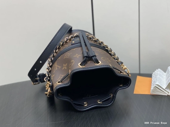 AAA Replica Ru VUITTON Canoe New LOUIS Bag-14*20.5*14CM 0801